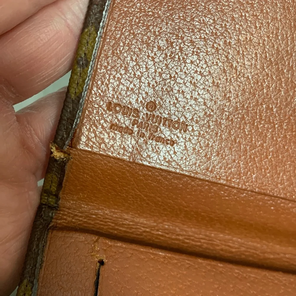 Pre-Date Code Authentic Louis Vuitton checkbook holder_13
